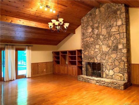 566 Hardscrabble Road Burnsville NC 28714