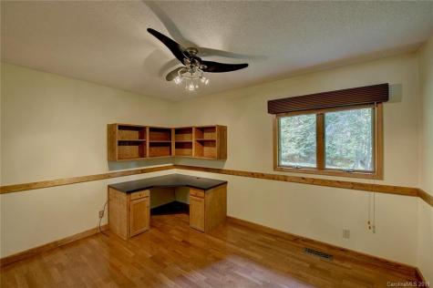 566 Hardscrabble Road Burnsville NC 28714