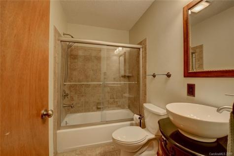 566 Hardscrabble Road Burnsville NC 28714