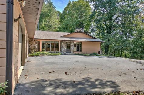 566 Hardscrabble Road Burnsville NC 28714