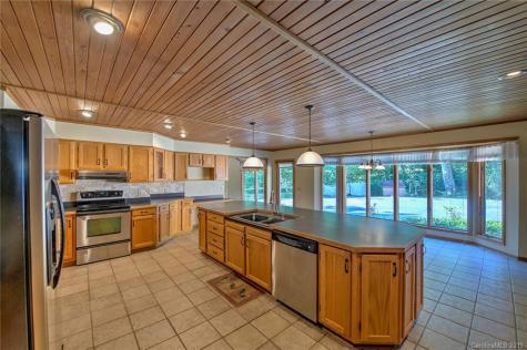 566 Hardscrabble Road Burnsville NC 28714