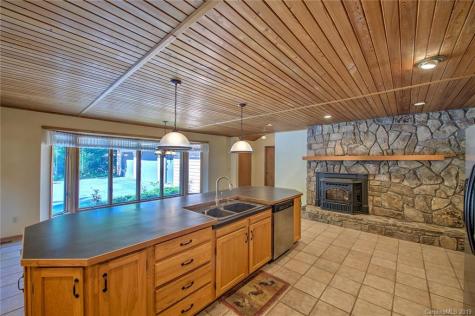 566 Hardscrabble Road Burnsville NC 28714