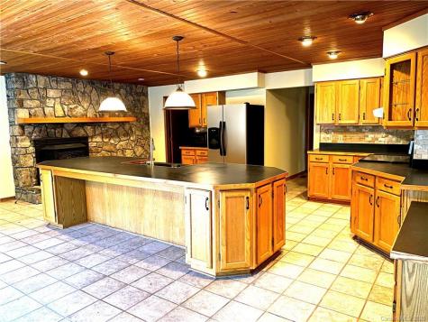 566 Hardscrabble Road Burnsville NC 28714