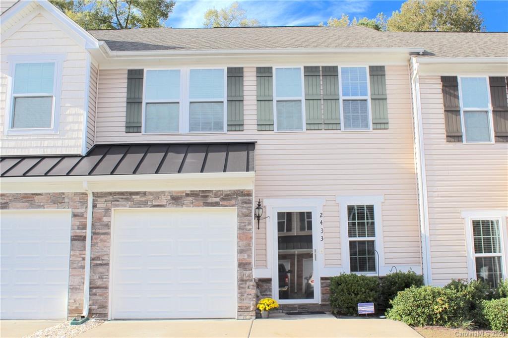 2433 Silverthorn Drive Charlotte NC 28273