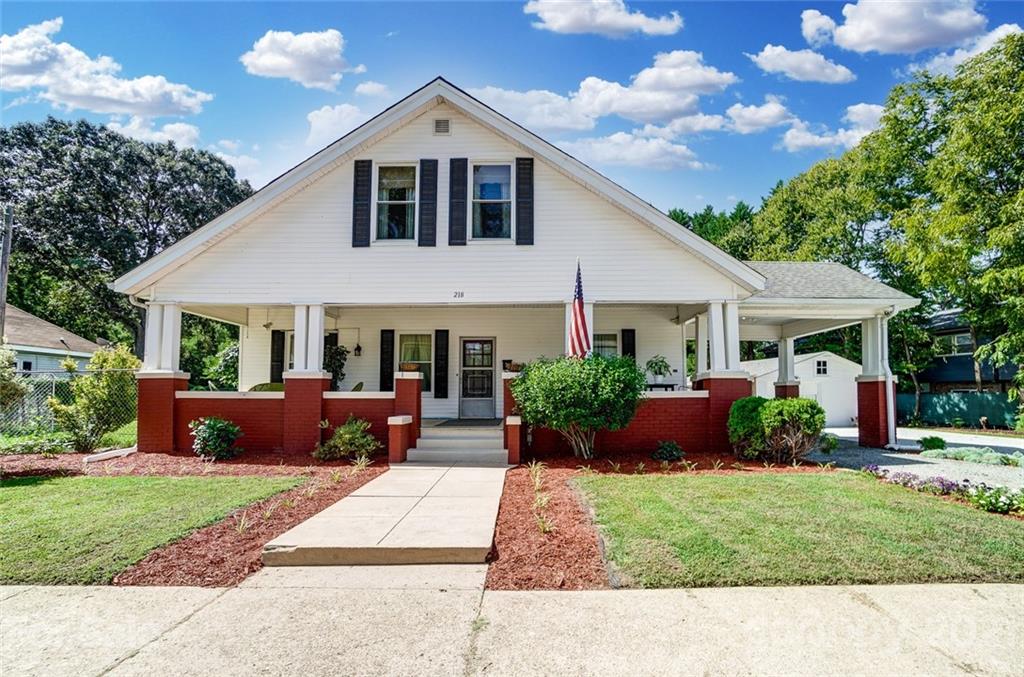 218 E Glendale Avenue Mount Holly NC 28120