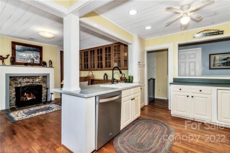 32 Tucker Road Black Mountain NC 28711