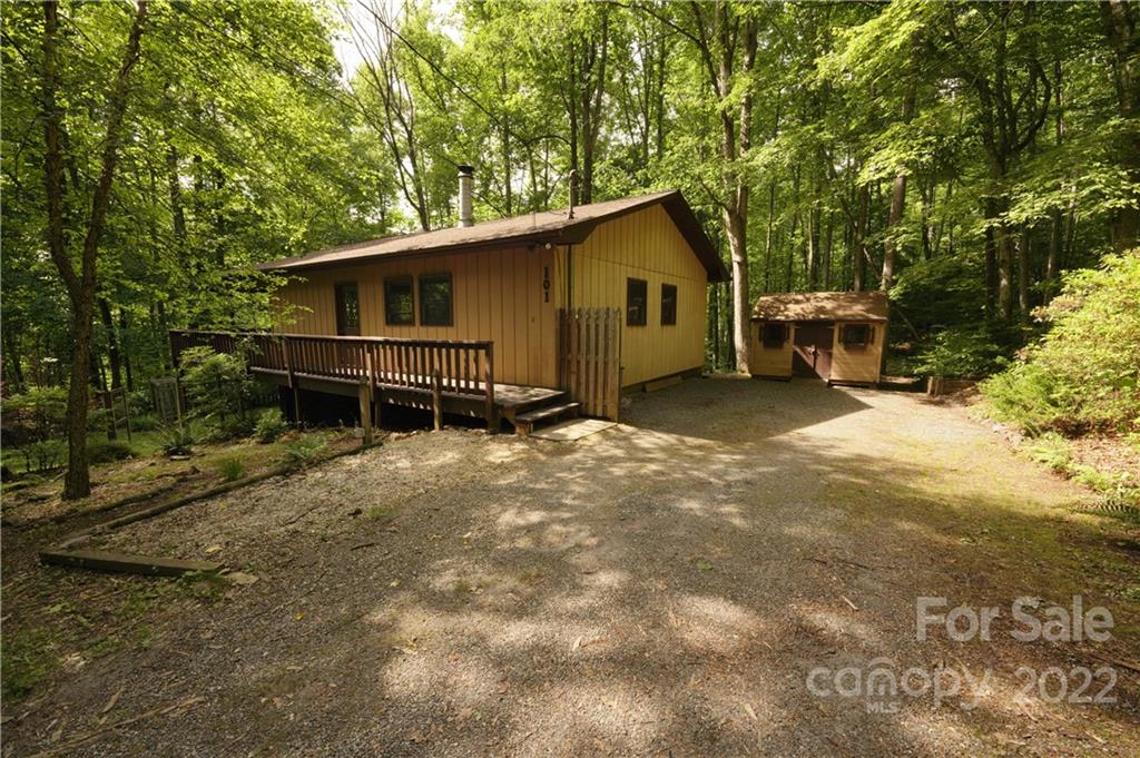 101 Old Tannassie Road Sylva NC 28779