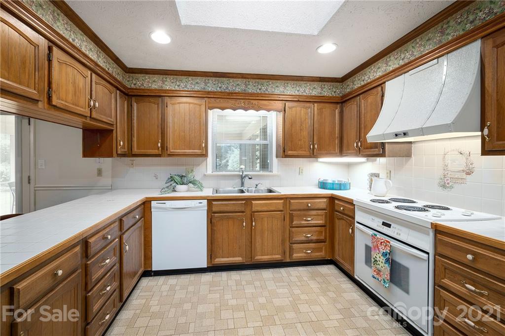 15 Buckner Way Fairview NC 28730