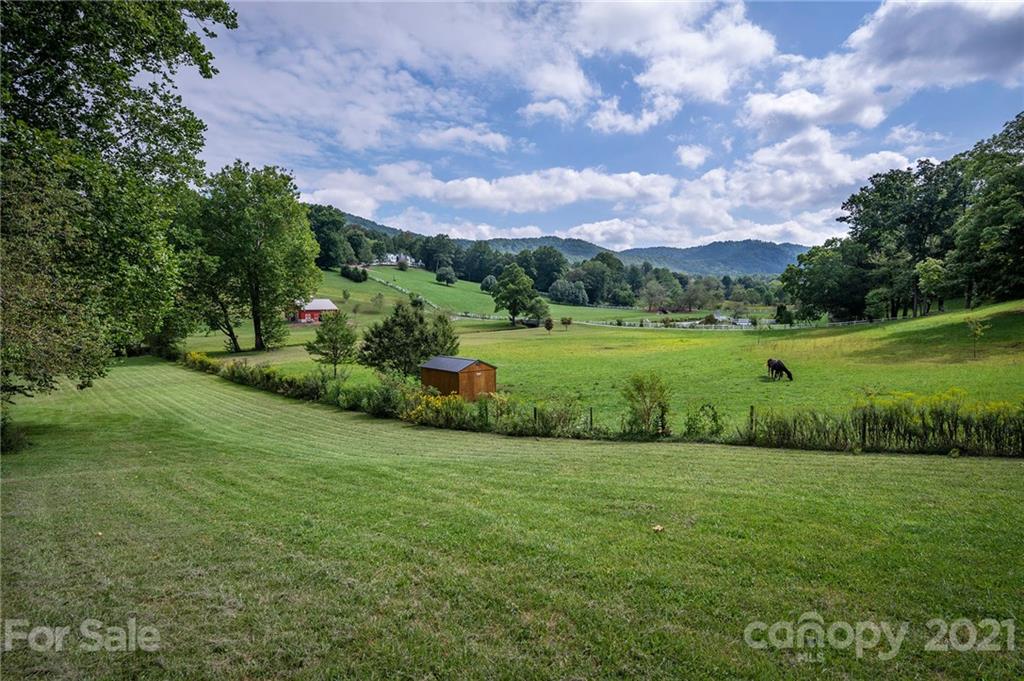 15 Buckner Way Fairview NC 28730