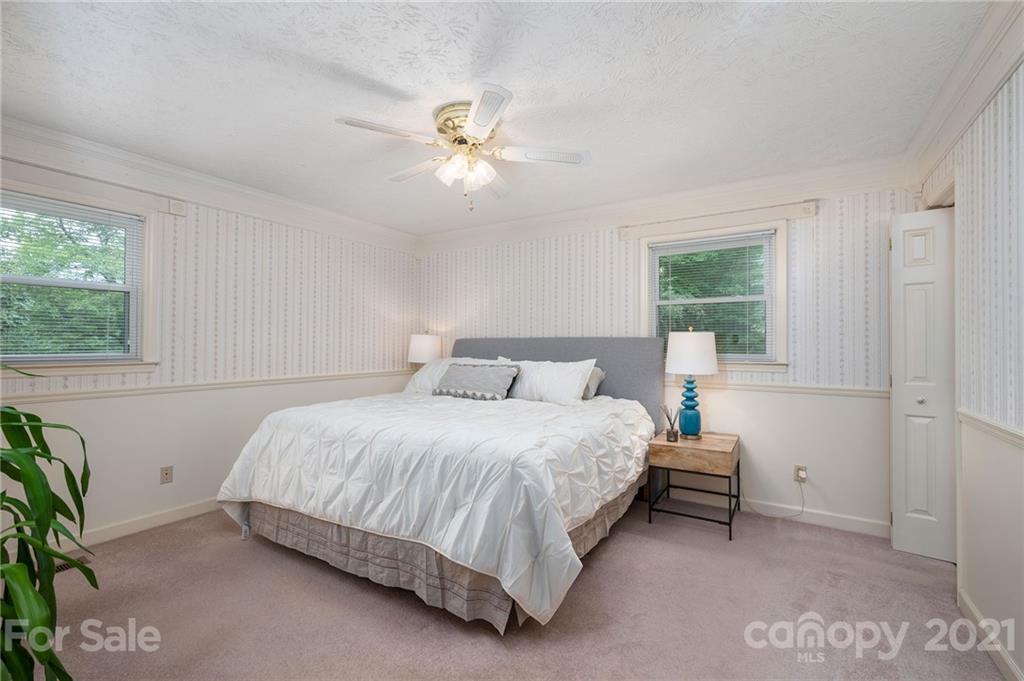 15 Buckner Way Fairview NC 28730