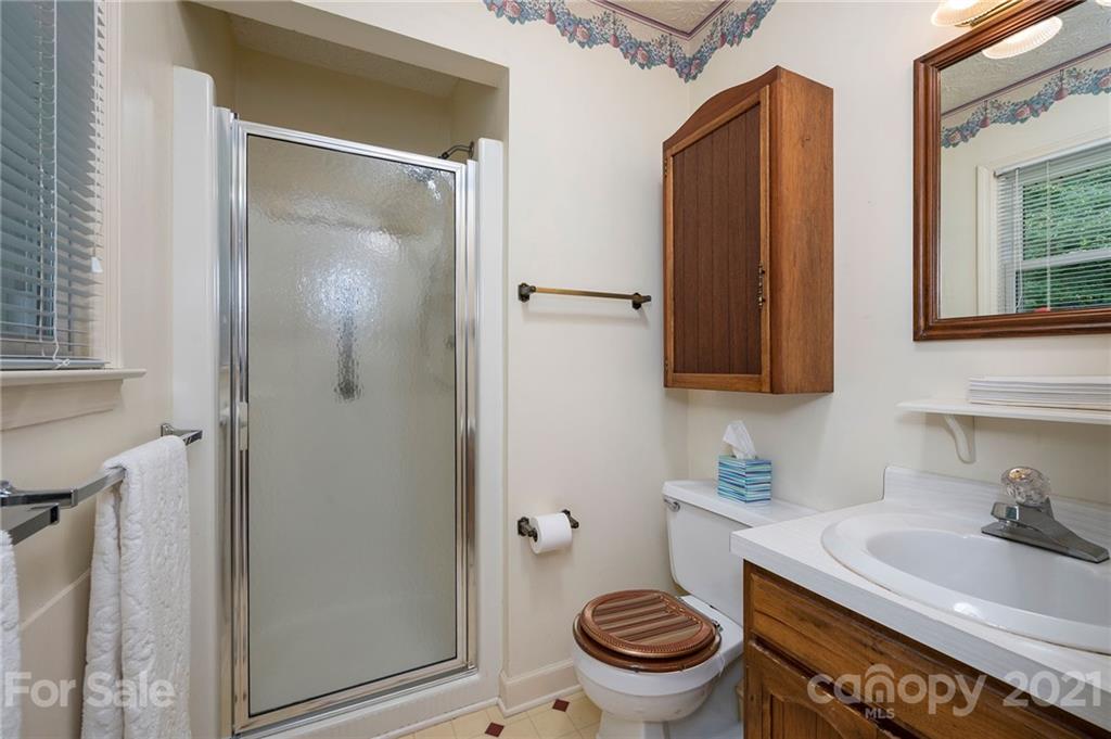 15 Buckner Way Fairview NC 28730