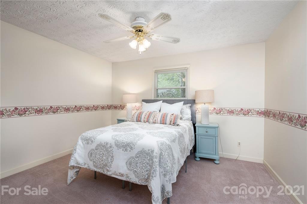 15 Buckner Way Fairview NC 28730