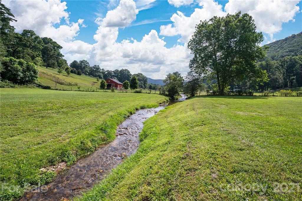 15 Buckner Way Fairview NC 28730