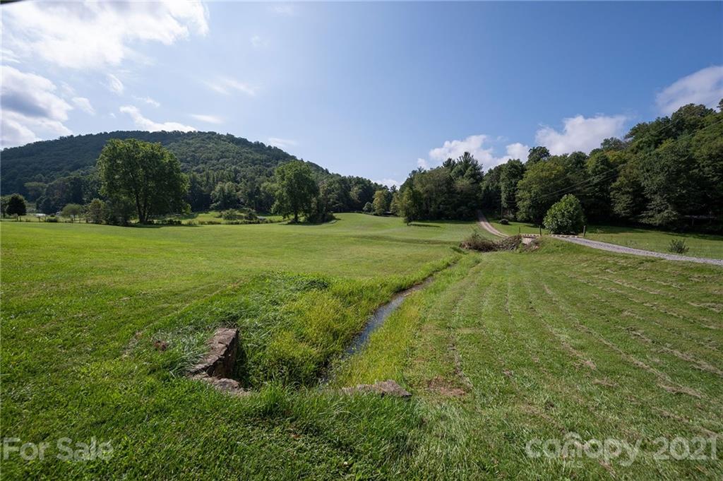 15 Buckner Way Fairview NC 28730