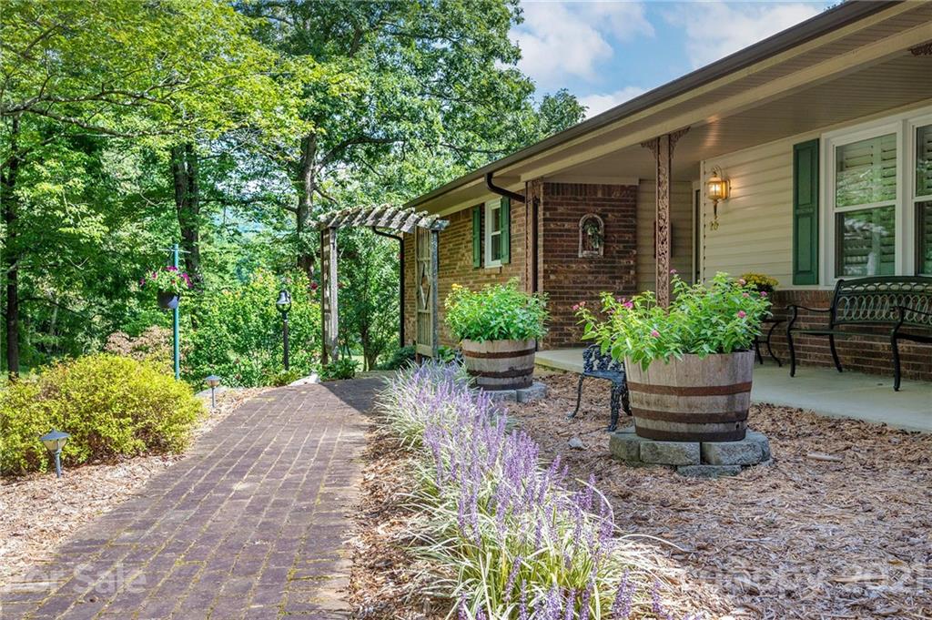 15 Buckner Way Fairview NC 28730