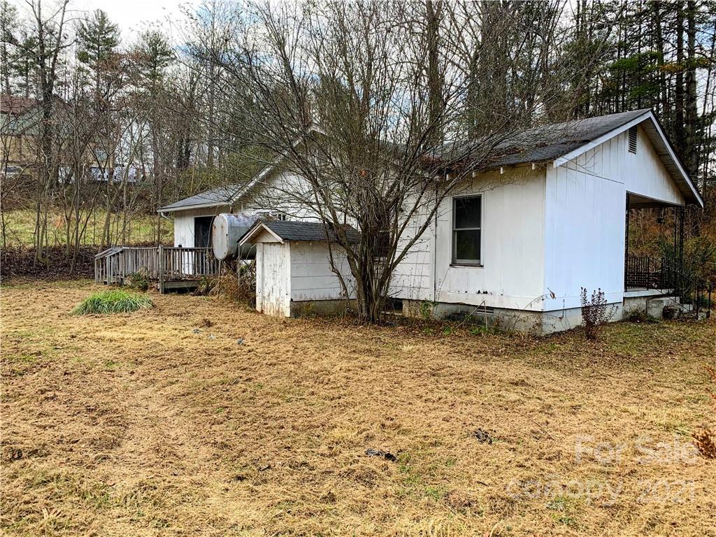 3910 Howard Gap Road Hendersonville NC 28792