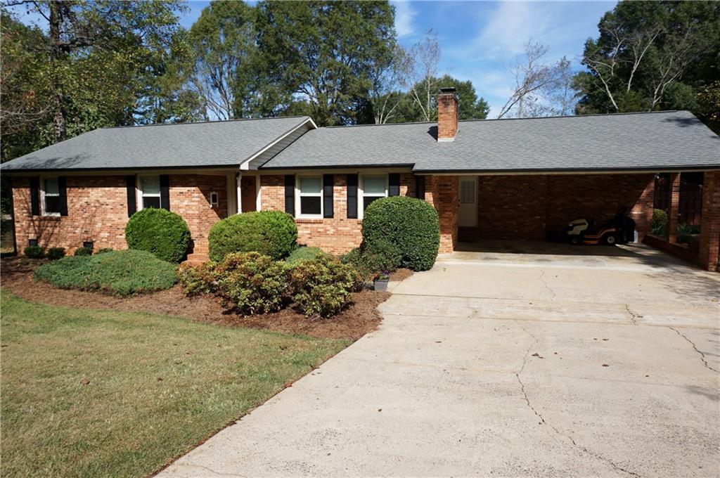 1512 Kensington Circle Newton NC 28658