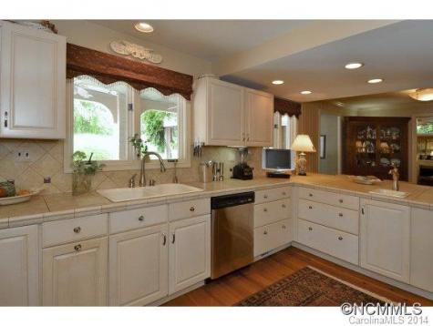 5 Pine Tree Circle Asheville NC 28804