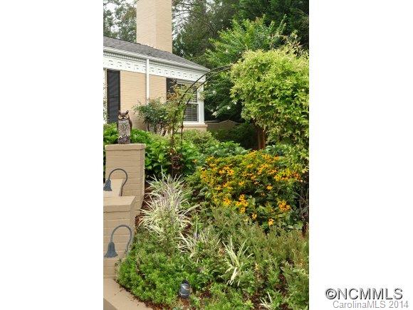 5 Pine Tree Circle Asheville NC 28804