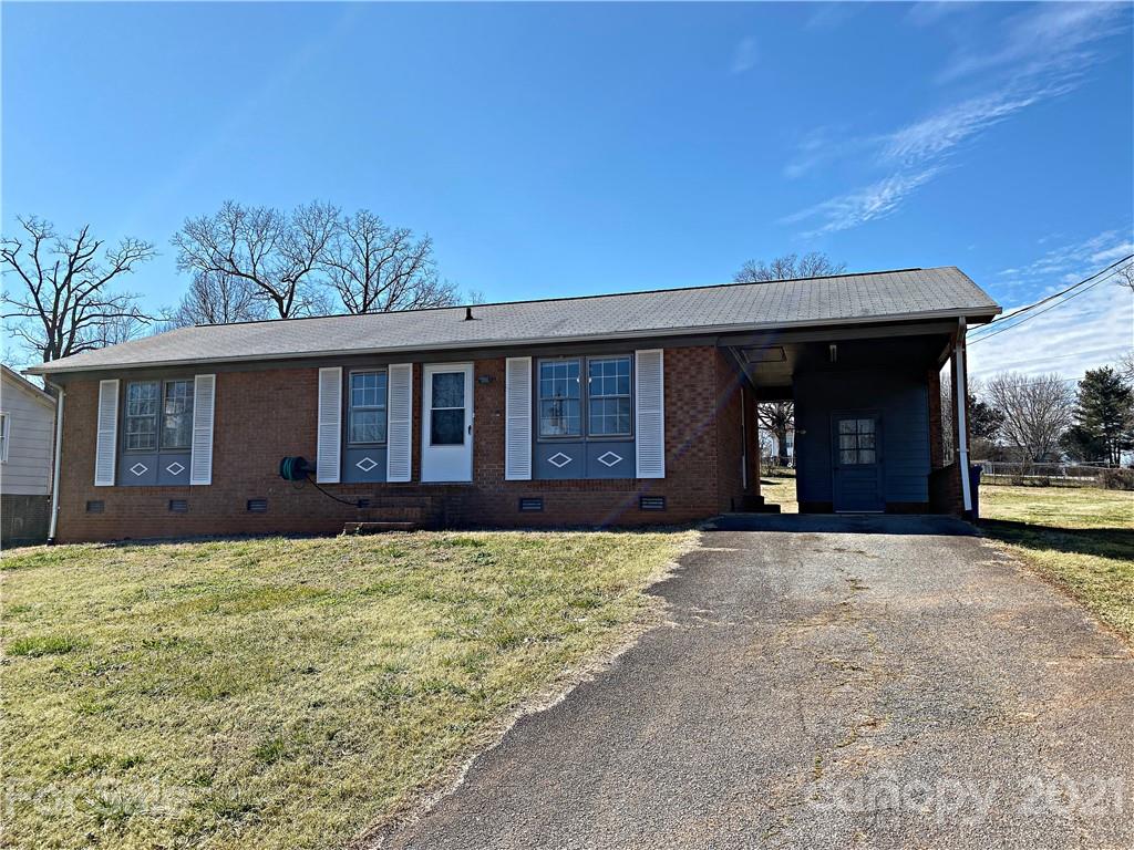1285 Village Circle Hickory NC 28602