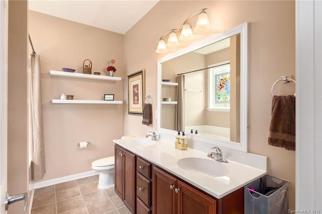 3 Woodthorn Road Weaverville NC 28787