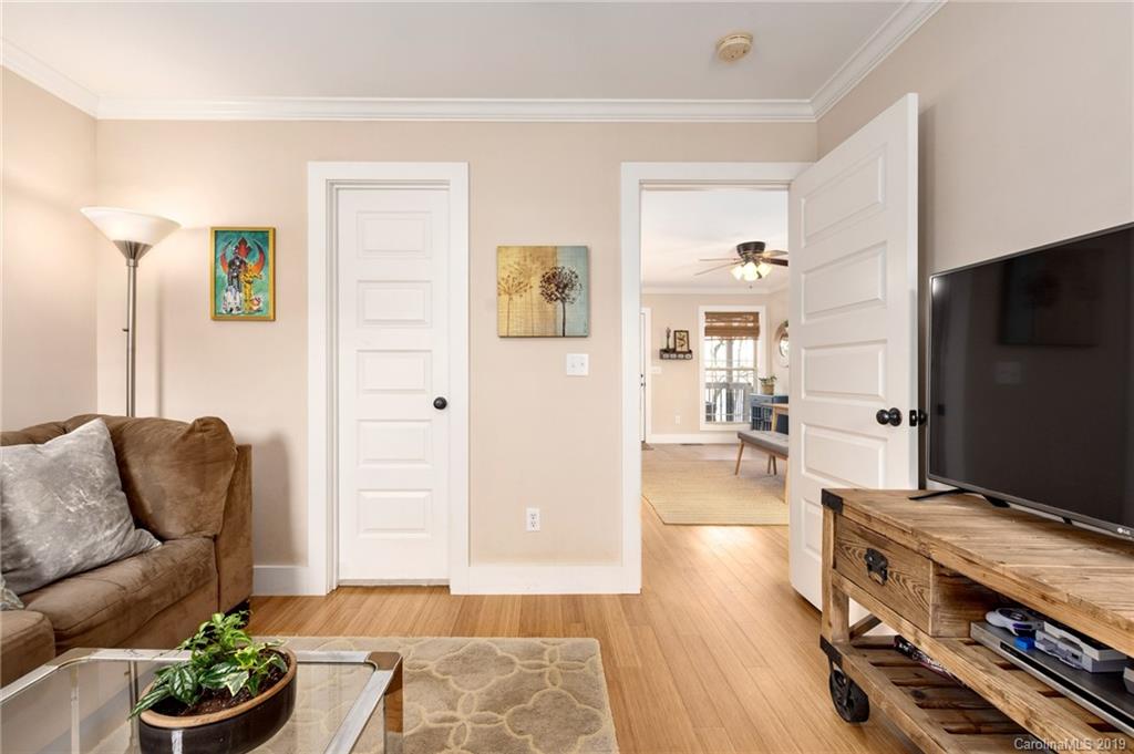 11 Annie Street Asheville NC 28806