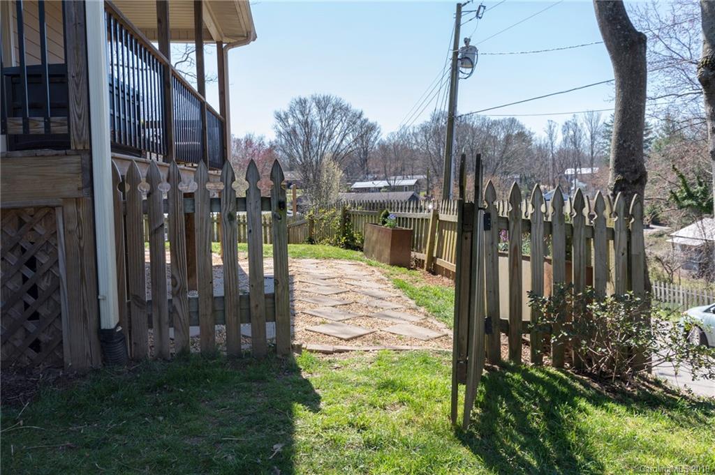 11 Annie Street Asheville NC 28806
