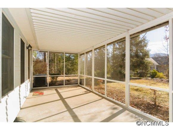 23 Deanwood Circle Asheville NC 28803