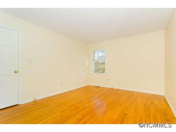 23 Deanwood Circle Asheville NC 28803