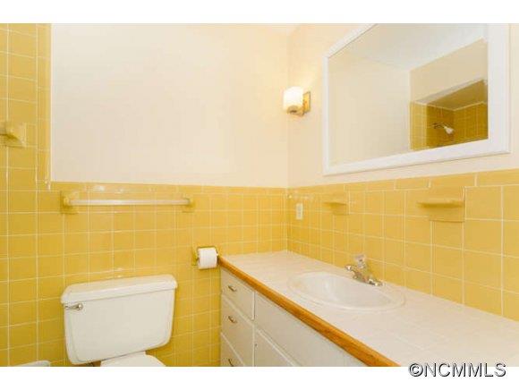 23 Deanwood Circle Asheville NC 28803