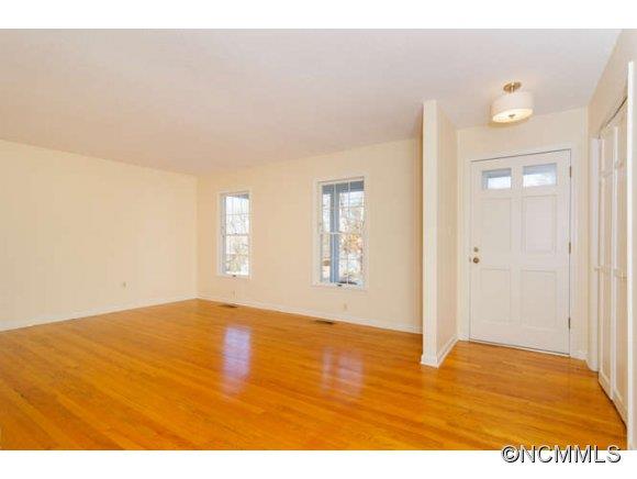 23 Deanwood Circle Asheville NC 28803