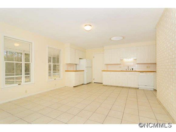 23 Deanwood Circle Asheville NC 28803