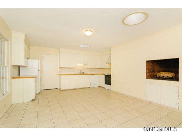 23 Deanwood Circle Asheville NC 28803