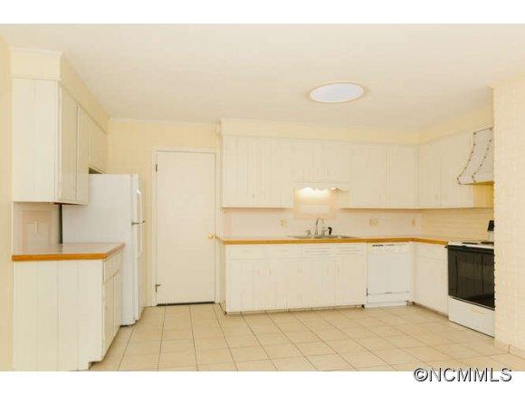 23 Deanwood Circle Asheville NC 28803
