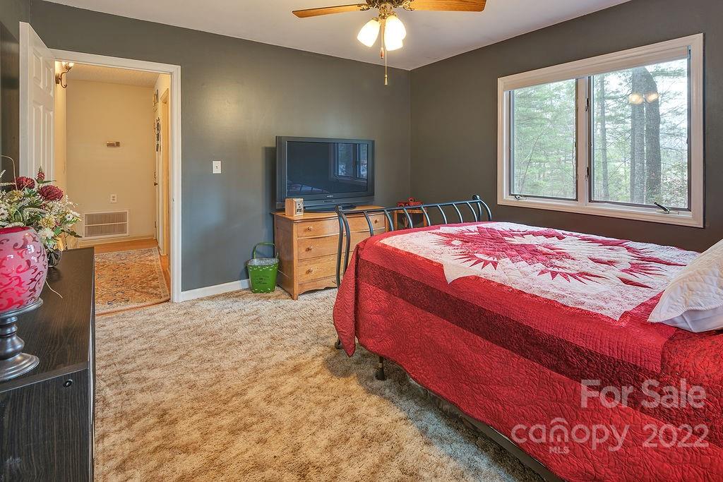 427 Shadowwood Drive Leicester NC 28748