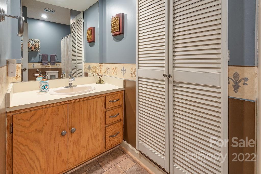 427 Shadowwood Drive Leicester NC 28748