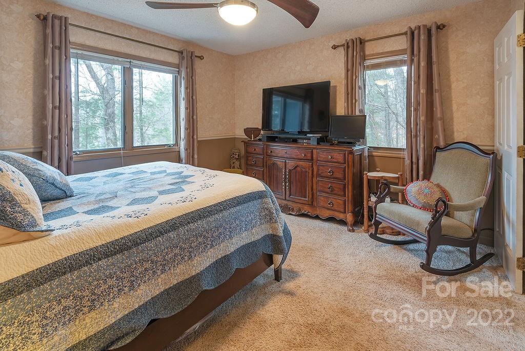 427 Shadowwood Drive Leicester NC 28748