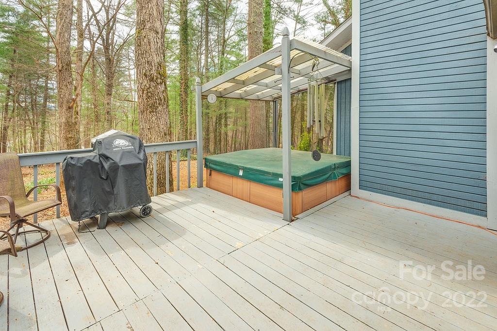 427 Shadowwood Drive Leicester NC 28748