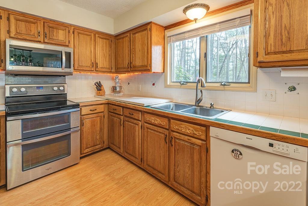 427 Shadowwood Drive Leicester NC 28748