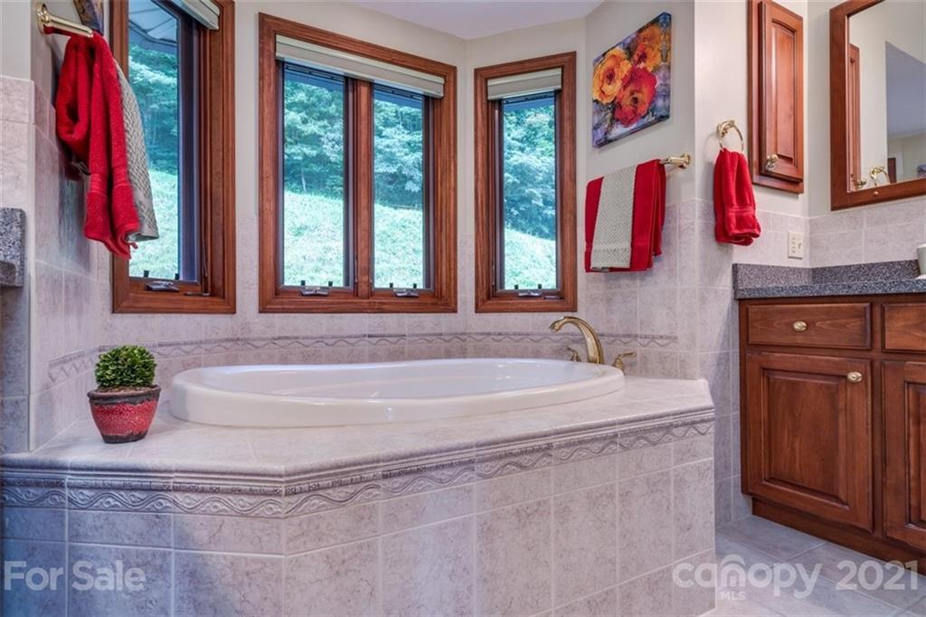 1169 Laurel Ridge Drive Waynesville NC 28786