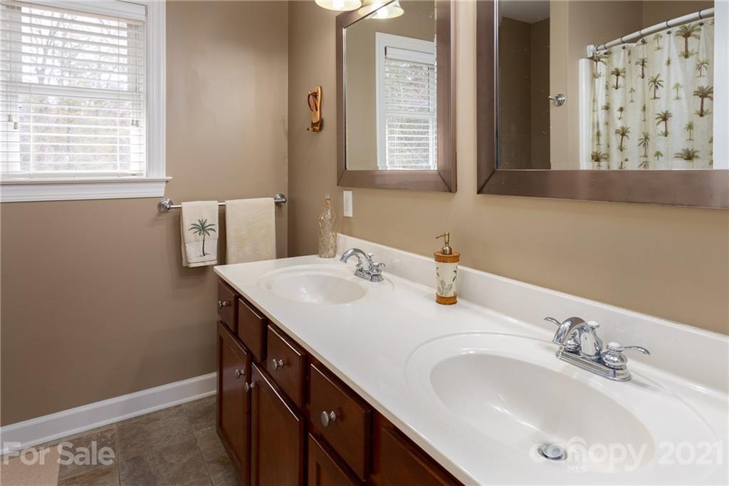 34 Gollum Drive Fairview NC 28730