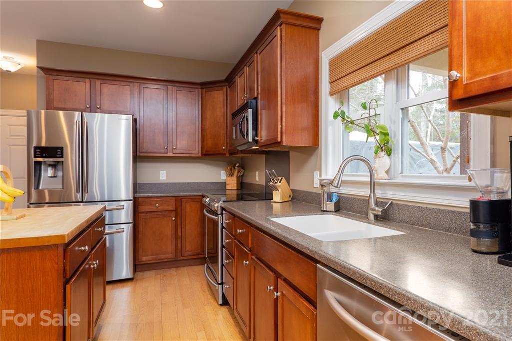 34 Gollum Drive Fairview NC 28730
