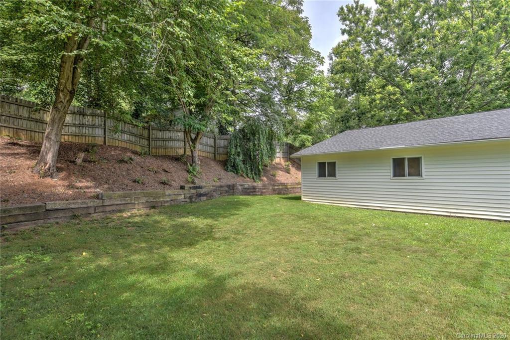23 Mount Carmel Drive Asheville NC 28806
