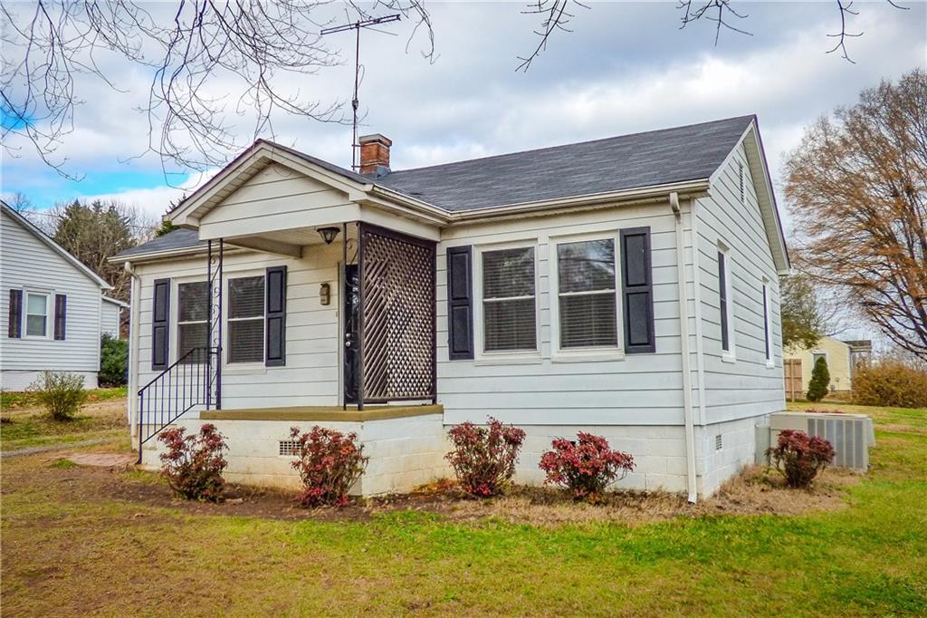 1237 12th Avenue Ne Hickory NC 28601
