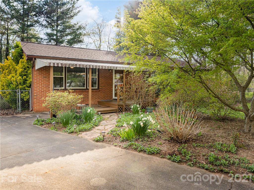 79 Pleasant Ridge Drive Asheville NC 28805