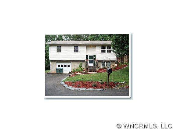 14 Chinaberry Lane Candler NC 28715