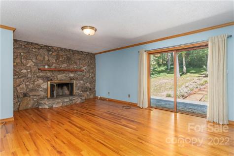 37 Acorn Road Asheville NC 28804