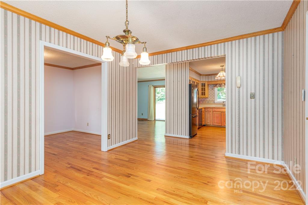 37 Acorn Road Asheville NC 28804