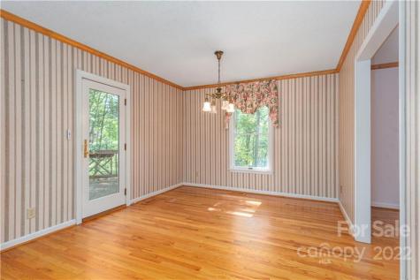 37 Acorn Road Asheville NC 28804