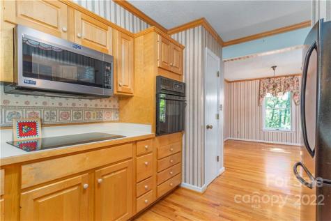 37 Acorn Road Asheville NC 28804